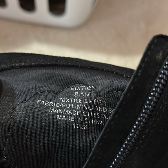 Steve Madden rose suede heeled bootie - Picture 3 of 5